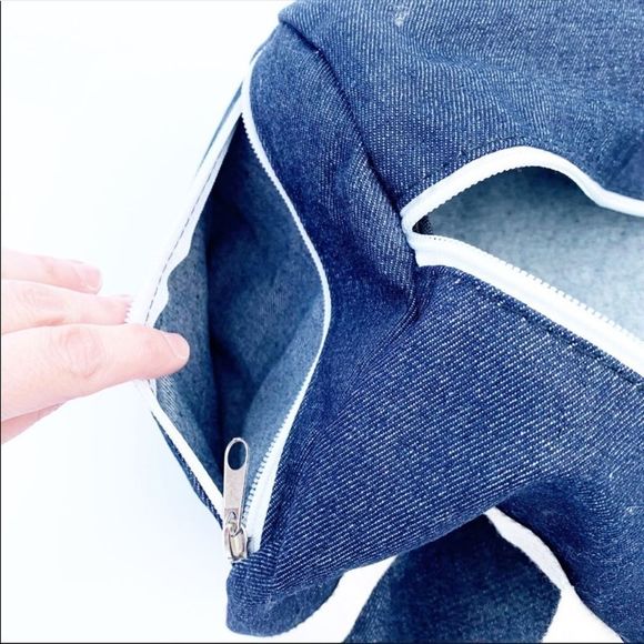 Private Party “Meet Me at the Barre” Denim Bag - Picture 7 of 8